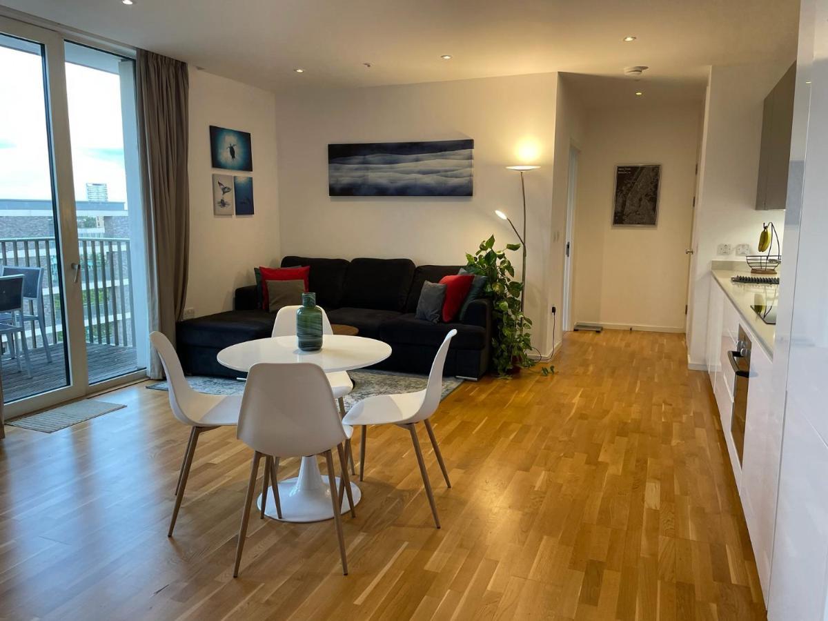 Luxury En-Suite Room Olympic Village In Shared Apartment ロンドン エクステリア 写真
